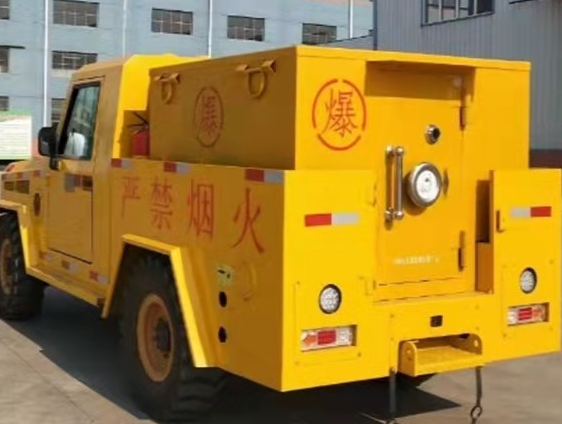 大关凯龙爆破器材运输车：保障爆破任务的安全运行