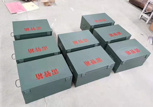 大关炸药箱和雷管箱一般是怎么存放的？